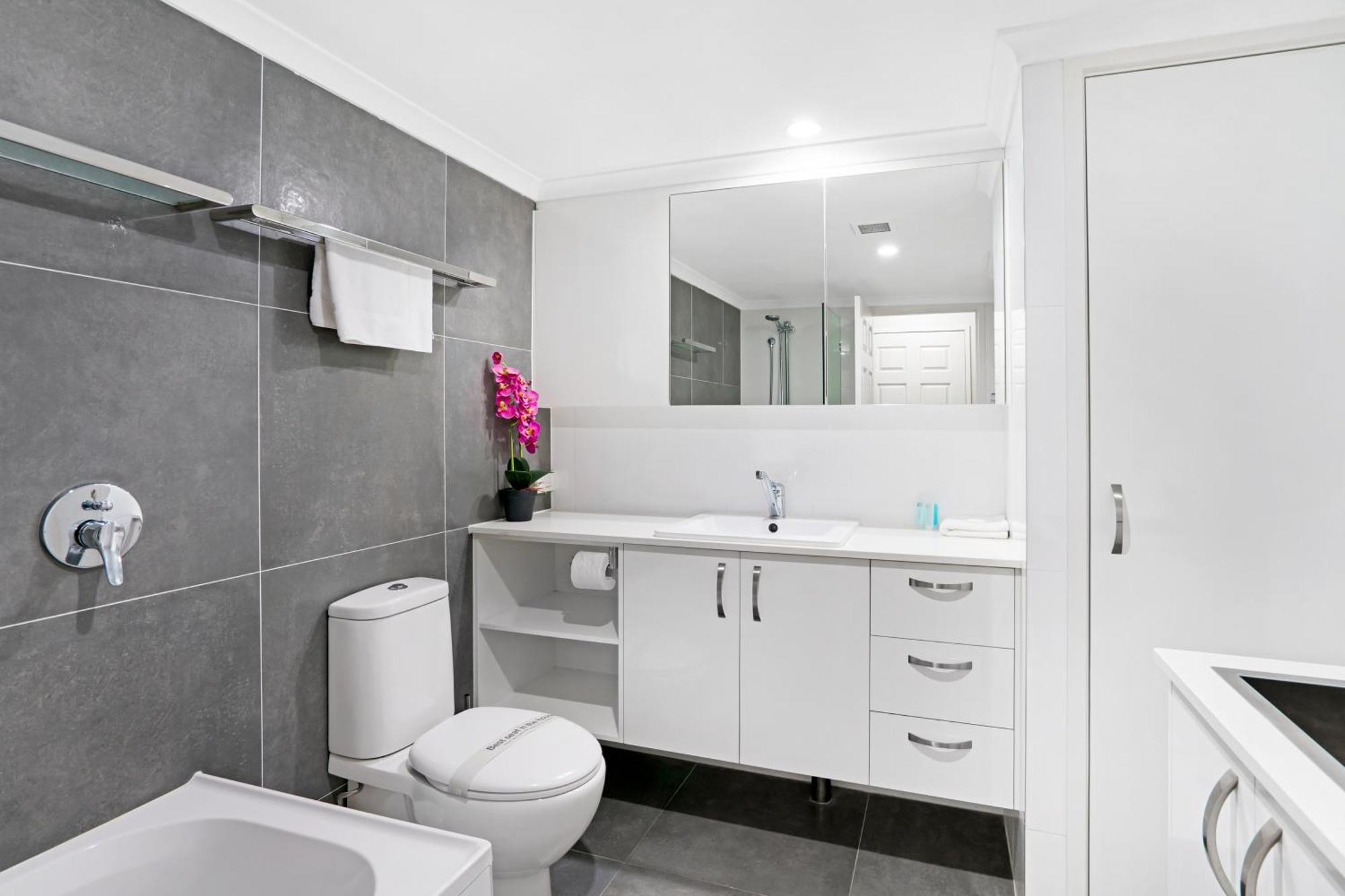 Oceanside Cove Aparthotel Gold Coast Bagian luar foto