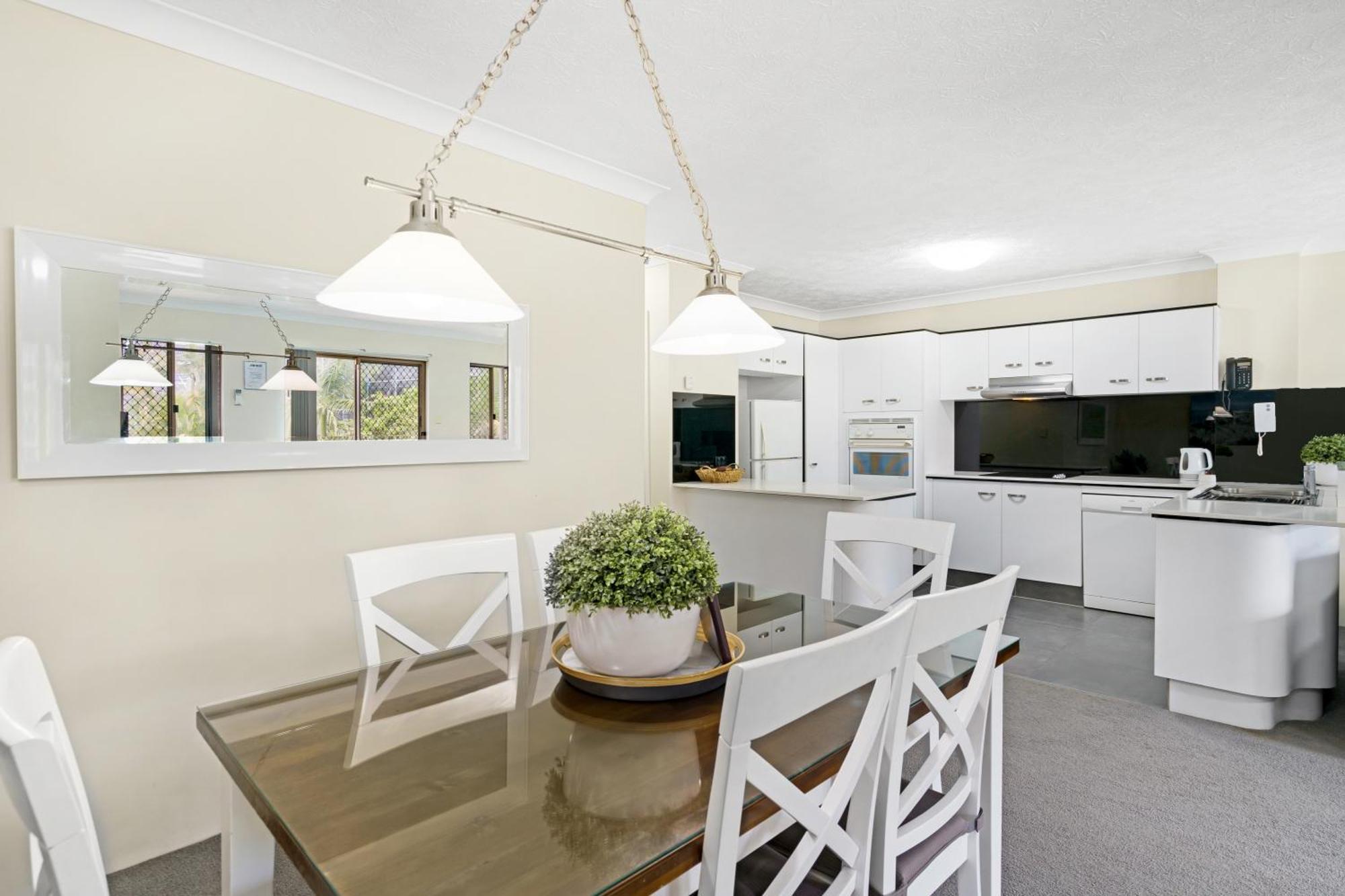 Oceanside Cove Aparthotel Gold Coast Bagian luar foto